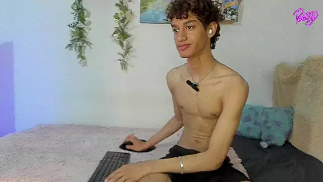 Peterfrost19 online show from November 23, 2025, 9:25 pm