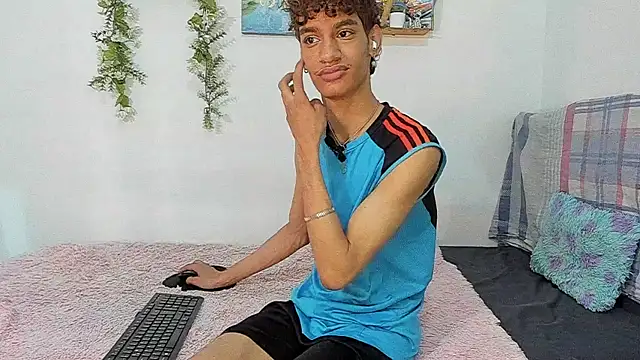 Peterfrost19 online show from November 9, 2025, 11:09 pm