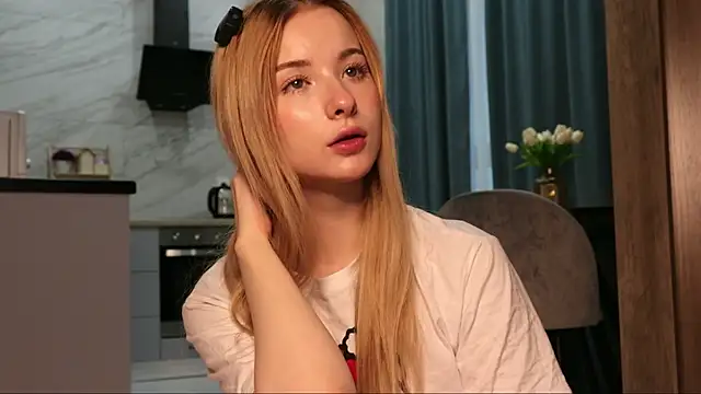 Nana Wilson online show from November 14, 2025, 4:49 am