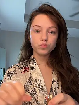lilbbyily online show from June 9, 2026, 2:07 pm