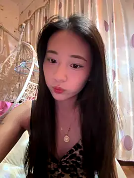 shishi0688 online show from December 15, 2025, 1:06 pm