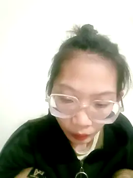 Snapshot of Joywhar chatting on November 14, 2025, 6:33 pm Joywhar online show from November 14, 2025, 6:33 pm