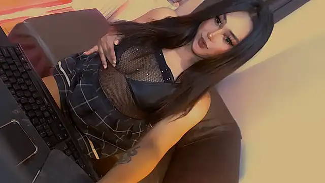 Lilly-lou online show from November 20, 2025, 5:08 am