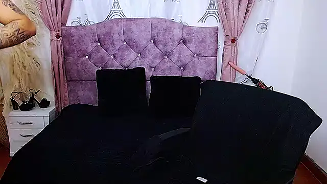 Snapshot of Wendy-13 chatting on November 17, 2025, 11:14 am Wendy-13 online show from November 17, 2025, 11:14 am