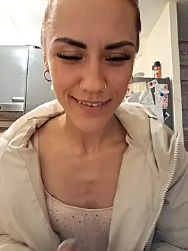 Snapshot of SlimBellaa chatting on September 21, 2025, 11:10 pm SlimBellaa online show from September 21, 2025, 11:10 pm