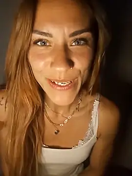 Snapshot of SlimBellaa chatting on September 11, 2025, 9:15 pm SlimBellaa online show from September 11, 2025, 9:15 pm