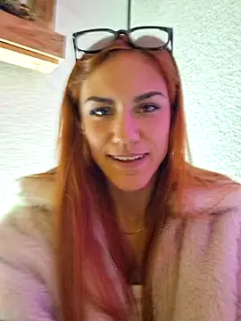 Snapshot of SlimBellaa chatting on October 22, 2025, 8:30 pm SlimBellaa online show from October 22, 2025, 8:30 pm