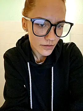 Snapshot of SlimBellaa chatting on October 25, 2025, 12:39 pm SlimBellaa online show from October 25, 2025, 12:39 pm