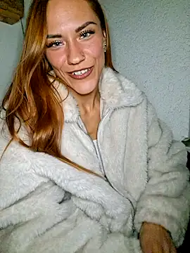 Snapshot of SlimBellaa chatting on October 6, 2025, 8:09 pm SlimBellaa online show from October 6, 2025, 8:09 pm