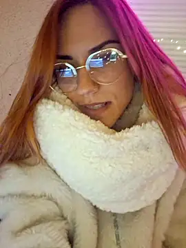 Snapshot of SlimBellaa chatting on October 28, 2025, 9:14 pm SlimBellaa online show from October 28, 2025, 9:14 pm