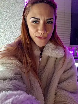 Snapshot of SlimBellaa chatting on November 14, 2025, 9:40 pm SlimBellaa online show from November 14, 2025, 9:40 pm