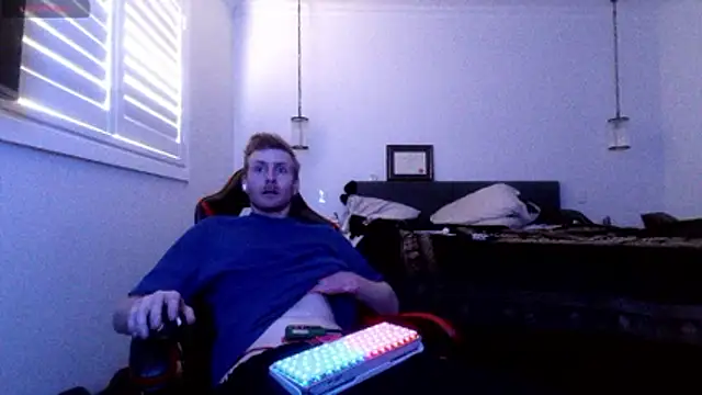 Snapshot of OFFICAL_DICKEDDOWNUNDER chatting on June 4, 2026, 3:22 am OFFICAL DICKEDDOWNUNDER online show from June 4, 2026, 3:22 am