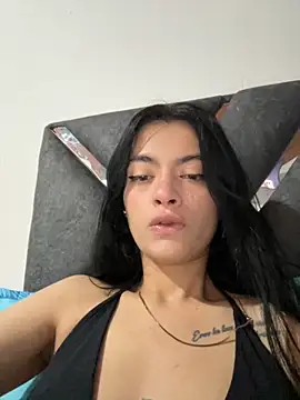 Snapshot of LiaCollings chatting on October 17, 2025, 11:12 am LiaCollings online show from October 17, 2025, 11:12 am