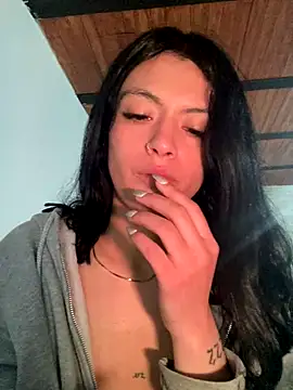 Snapshot of LiaCollings chatting on September 20, 2025, 12:32 pm LiaCollings online show from September 20, 2025, 12:32 pm