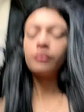 Snapshot of LiaCollings chatting on October 27, 2025, 11:33 am LiaCollings online show from October 27, 2025, 11:33 am