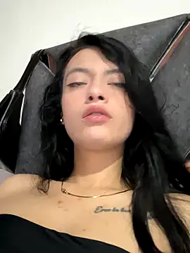 Snapshot of LiaCollings chatting on December 14, 2025, 1:49 pm LiaCollings online show from December 14, 2025, 1:49 pm