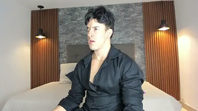 Snapshot of MaxCooper1 chatting on October 13, 2025, 8:10 pm MaxCooper1 online show from October 13, 2025, 8:10 pm
