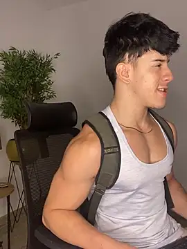 Snapshot of MaxCooper1 chatting on September 17, 2025, 9:06 pm MaxCooper1 online show from September 17, 2025, 9:06 pm
