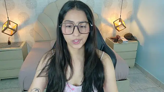 AIXATRISTA1 online show from January 5, 2026, 7:39 pm