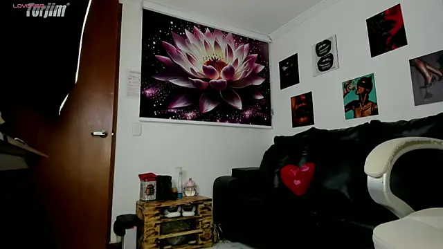 lycoris 19 online show from October 24, 2025, 8:52 pm