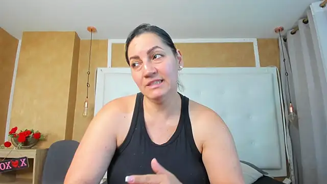 Snapshot of Heidy_milf chatting on July 21, 2026, 8:21 pm Heidy milf online show from July 21, 2026, 8:21 pm