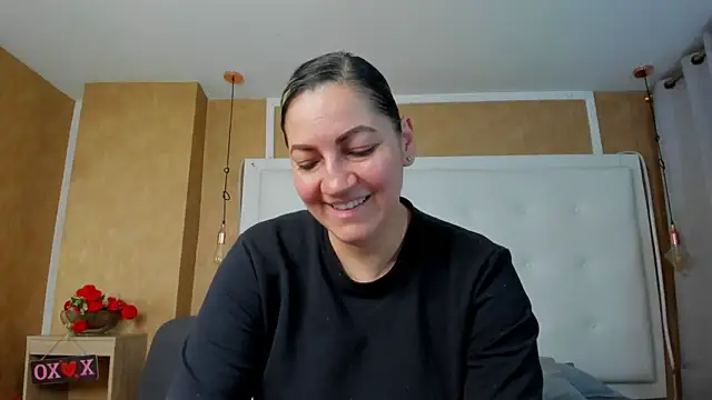 Snapshot of Heidy_milf chatting on June 19, 2026, 8:58 pm Heidy milf online show from June 19, 2026, 8:58 pm