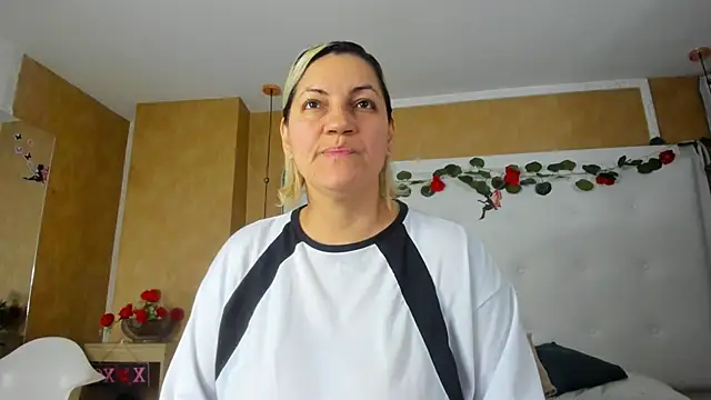 Heidy milf online show from March 28, 2026, 8:32 pm