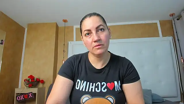 Snapshot of Heidy_milf chatting on June 26, 2026, 8:03 pm Heidy milf online show from June 26, 2026, 8:03 pm