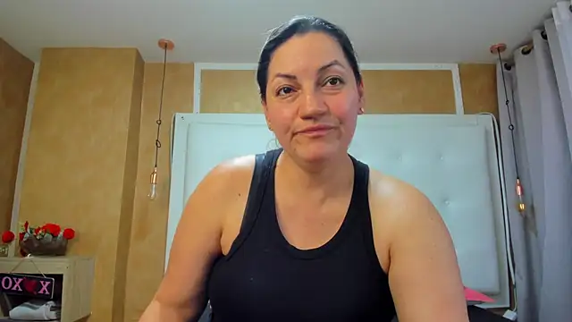 Snapshot of Heidy_milf chatting on August 5, 2026, 8:25 pm Heidy milf online show from August 5, 2026, 8:25 pm