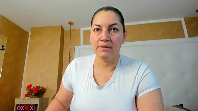 Snapshot of Heidy_milf chatting on July 10, 2026, 8:31 pm Heidy milf online show from July 10, 2026, 8:31 pm