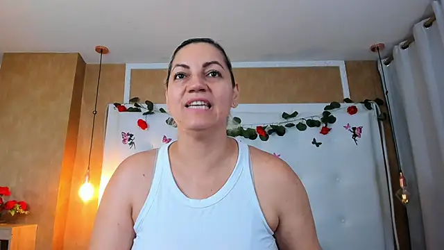 Snapshot of Heidy_milf chatting on February 16, 2026, 8:07 pm Heidy milf online show from February 16, 2026, 8:07 pm