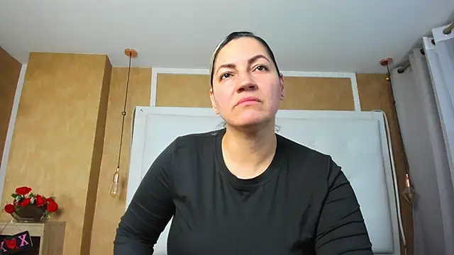 Snapshot of Heidy_milf chatting on June 10, 2026, 8:54 pm Heidy milf online show from June 10, 2026, 8:54 pm