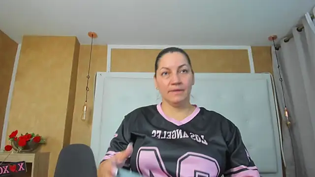 Snapshot of Heidy_milf chatting on July 17, 2026, 9:12 pm Heidy milf online show from July 17, 2026, 9:12 pm