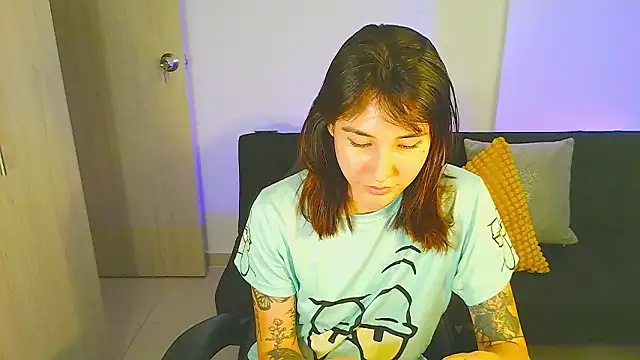 Yulienneg online show from February 13, 2026, 1:38 am