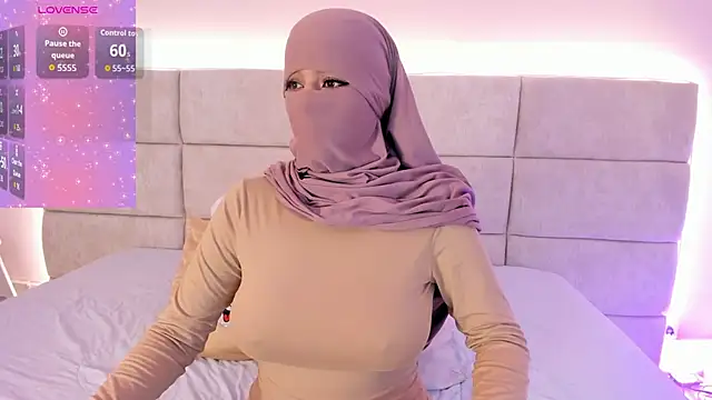 Snapshot of _Nadiaa chatting on December 3, 2025, 7:13 pm Nadiaa online show from December 3, 2025, 7:13 pm