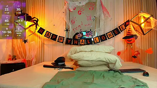 TaylerWhite online show from October 25, 2025, 12:39 pm