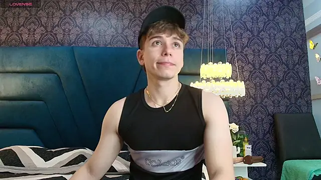 TaylerWhite online show from December 20, 2025, 11:46 am