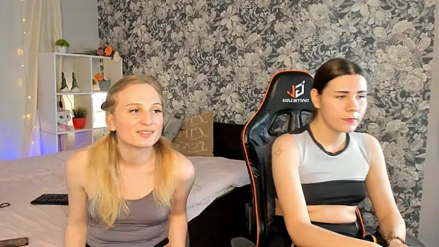 Snapshot of Laila_Blarr chatting on December 4, 2025, 11:09 am Laila Blarr online show from December 4, 2025, 11:09 am