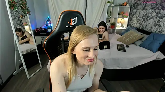 Laila Blarr online show from January 17, 2026, 11:47 am