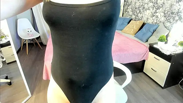 Laila Blarr online show from March 27, 2026, 12:06 pm