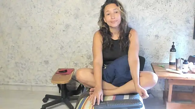 marly charm  online show from April 12, 2026, 8:34 pm