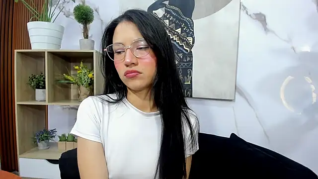 Snapshot of Sophie_Calloway chatting on November 13, 2025, 4:00 pm Sophie Calloway online show from November 13, 2025, 4:00 pm