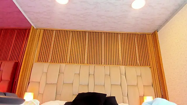 Sophie Calloway online show from March 21, 2026, 1:37 pm