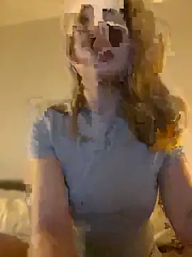 Snapshot of Emaline_Fane chatting on November 3, 2025, 7:06 pm Emaline Fane online show from November 3, 2025, 7:06 pm