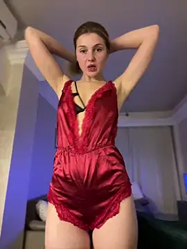 Snapshot of Emaline_Fane chatting on January 14, 2026, 5:05 pm Emaline Fane online show from January 14, 2026, 5:05 pm