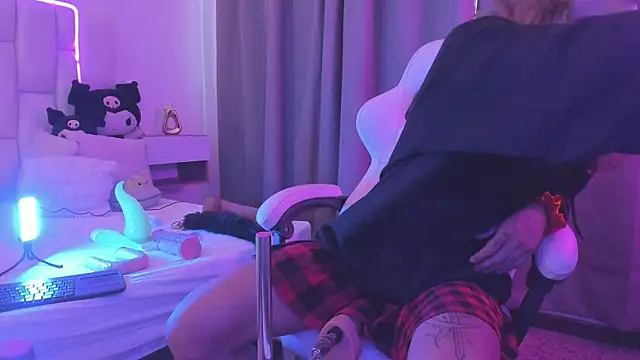 MilkWhore1 online show from April 22, 2026, 8:15 pm