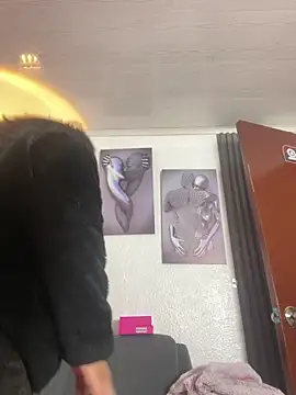 Mia garcia28 online show from February 2, 2026, 7:24 pm