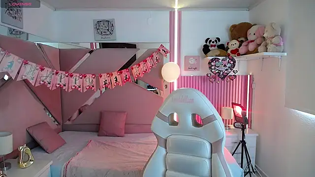 Mia garcia28 online show from February 19, 2026, 8:06 pm