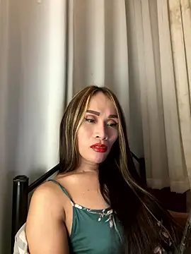 RomanticPearlTS online show from January 15, 2026, 1:14 pm