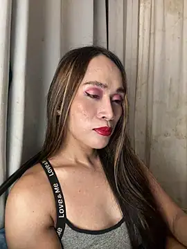 RomanticPearlTS online show from April 18, 2026, 1:57 pm